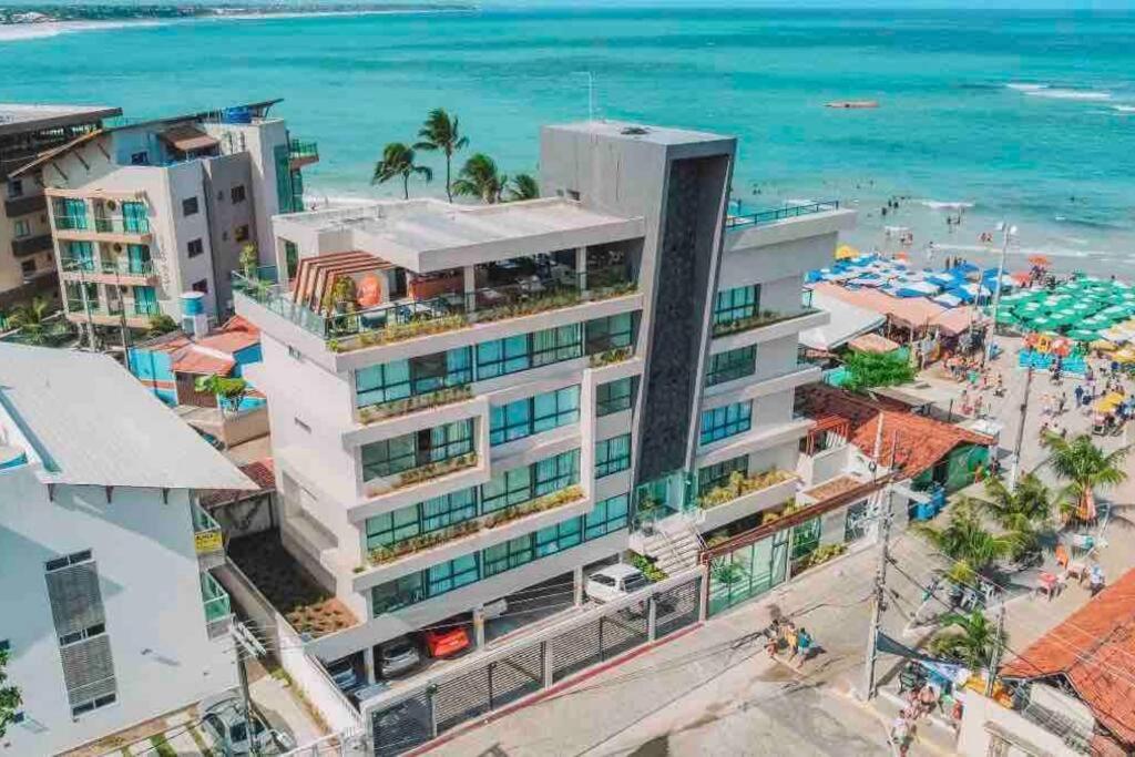Flat Beira-mar Em *